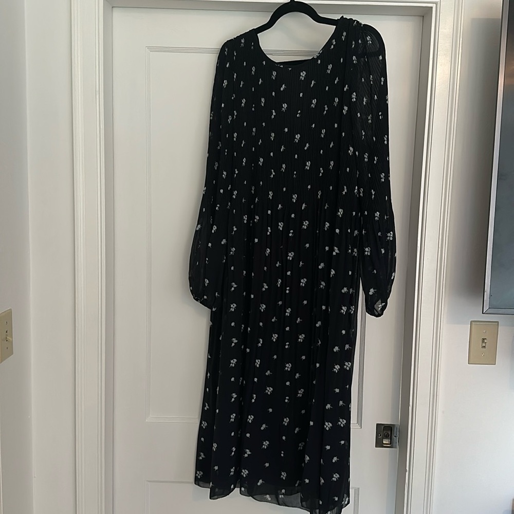 Midi Aritzia dress with crinkle chiffon fabric overlay